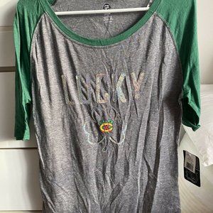 Chicago Blackhawks SEQUIN LUCKY SHAMROCK Jr XL T-shirt new